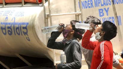 শহরে গুমোট গরমে আরও বাড়ছে অস্বস্তি, আবহাওয়া বদলের প্রবল আশঙ্কা