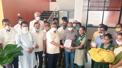 ಕೊರೋನಾ ವಿರುದ್ಧ ಹೋರಾಟ: ಮನೆಯಲ್ಲಿಯೇ ಮಾಸ್ಕ್‌ ತಯಾರಿಸಿ ಮಾದರಿಯಾದ ವಿದ್ಯಾರ್ಥಿನಿ