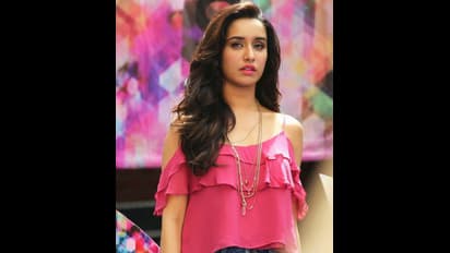 50.2 ಮಿಲಿಯನ್ ಪಡೆದು ವಿರಾಟ್‌ ಕೊಹ್ಲಿ, ಪ್ರಿಯಾಂಕಾ ಚೋಪ್ರಾ ದಾಖಲೆ ಪಟ್ಟಿ ಸೇರಿದ ಶ್ರದ್ಧಾ ಕಪೂರ್‌!