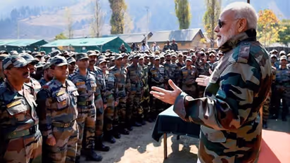 సాయుధ ధళాల పెన్షనర్లకు మోడీ సర్కార్ గుడ్ న్యూస్: వన్ ర్యాంక్ వన్ పెన్షన్ స్కీమ్ సవరణ