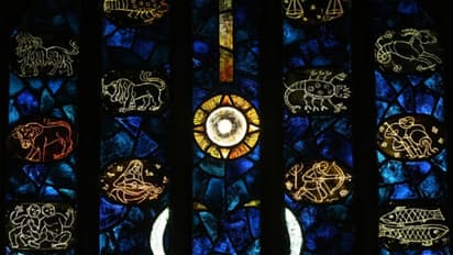 কুম্ভ রাশির আজ সংসারে অশান্তির আশঙ্কা রয়েছে, দেখে নিন আপনার রাশিফল