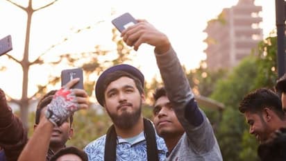 সারেগামাপা খ্যাত বাংলাদেশী গায়ক নোবলের পথ দুর্ঘটনা, আহত অবস্থায় নিজেই শেয়ার করলেন ছবি