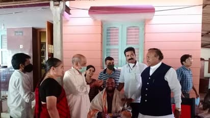 ನರಸೀಪುರ ನಾಟಿ ವೈದ್ಯ ನಾರಾಯಣ ಮೂರ್ತಿ ಭೇಟಿಯಾದ ಸಚಿವ ಈಶ್ವರಪ್ಪ