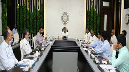 విశాఖ మెట్రో పనులు... ఆలస్యానికి కూడా అదే కారణం: జగన్ తో అధికారులు