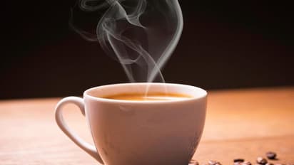 രാത്രിയിൽ ചൂട് കാപ്പി കുടിക്കുന്ന ശീലമുണ്ടോ; എങ്കിൽ ഒന്ന് ശ്രദ്ധിക്കൂ