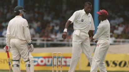 কেন ঘুসি মেরে স্টিভ ওয়ার কেরিয়ার শেষ করে দিতে চেয়েছিলেন তিনি,জানালেন ক্যারেবিয়ান পেসার