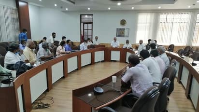 2 ದಶಕ ಇತಿಹಾಸವುಳ್ಳ ಮೈಸೂರಿನ ರೀಡ್ ಆ್ಯಂಡ್ ಟೇಲರ್ ಕಂಪನಿ ಕ್ಲೋಸ್: ಮಿನಿಸ್ಟರ್ ಫುಲ್ ಕ್ಲಾಸ್