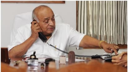 ആ ഒരൊറ്റ ചോദ്യം; 15കാരനിൽ നിന്ന് പതിറ്റാണ്ടുകൾ നീണ്ട രാഷ്ട്രീയ സപര്യക്ക് അങ്ങനെ തുടക്കമായി!