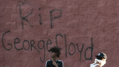 ജോര്ജ്ജ് ഫ്ലോയ്ഡിന് നീതിവേണം; അമേരിക്കയില് ശക്തമായ പ്രക്ഷോഭം; 40 നഗരങ്ങളില് കര്ഫ്യൂ