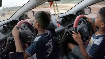 കുട്ടി കാറോടിക്കുന്ന വീഡിയോയുമായി പിതാവ്; ക്രിമിനല്‍ കുറ്റമെന്ന് സോഷ്യല്‍ മീഡിയ