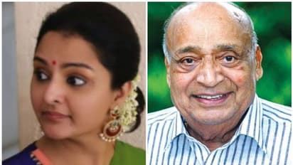 അക്ഷരങ്ങളുടെ രൂപത്തിൽ ആ അനുഗ്രഹം എന്നും തന്നോടൊപ്പം ഉണ്ടാകട്ടെ, വീരേന്ദ്രകുമാറിനെ കുറിച്ച് മഞ്ജു വാര്യര്