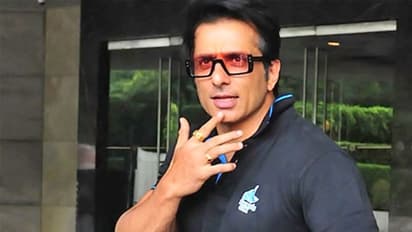 ঘূর্ণিঝড় ফেরানো থেকে পানশালায় পৌঁচ্ছে দেওয়ার আর্জি, পাল্টা কী বলেছিলেন সোনু