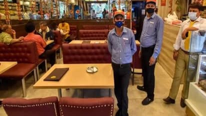 ಬಳ್ಳಾರಿ: ಹೋಟೆಲ್‌ ಉದ್ಯಮ-ವ್ಯಾಪಾರ ವಹಿವಾಟು ಚೇತ​ರಿ​ಕೆ