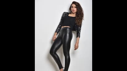 'কোনওভাবে ভালবাসা খুঁজে পেলাম', মিমির বার্তায় কি লুকিয়ে মন ভাঙার আভাস