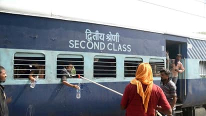 రైల్వేశాఖ నిర్ణయం... ఆగస్టు 12 వరకు అన్ని రైళ్లు బంద్