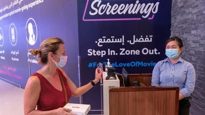 പുറത്തിറങ്ങുമ്പോള്‍ മാസ്‌ക് ധരിക്കേണ്ടത് ആരൊക്കെ?ദുബായില്‍ പുതിയ മാര്‍ഗനിര്‍ദ്ദേശങ്ങള്‍