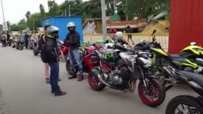 ಬೆಂಗಳೂರು-ಹಾಸನ ಹೈವೇಯಲ್ಲಿ 100 ಬೈಕ್ ಸವಾರರ ಲಾಂಗ್ ರೈಡ್; ದಂಡ ಹಾಕಿದ ಪೊಲೀಸ್!