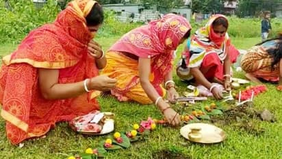 'ভয় থেকে ভগবান', শিলিগুড়িতে শুরু করোনা মাতার পুজো