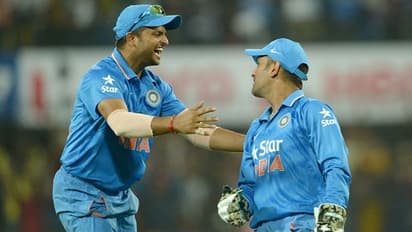 இதை சொல்ல சங்கடமாத்தான் இருக்கு.. இனிமேல் அவரு இந்திய அணியில் ஆட வாய்ப்பே இல்லை..! முன்னாள் வீரர் அதிரடி