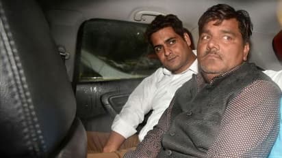 दिल्ली हिंसा मामले में पुलिस ने दाखिल की चार्जशीट, केजरीवाल के पूर्व साथी ताहिर को बताया मास्टरमाइंड