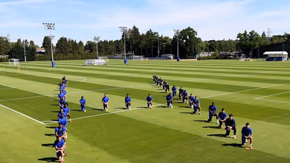 ജോര്ജ് ഫ്ലോയ്ഡിന് ആദരമര്പ്പിക്കാന് കളിക്കാരെ അനുവദിച്ച് ഇംഗ്ലണ്ട്, അച്ചടക്ക നടപടിക്കൊരുങ്ങി ജര്മനി