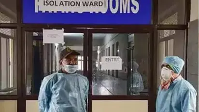 ലിഫ്റ്റടിച്ചുള്ള ബൈക്ക് യാത്രക്കിടെ അപകടം, പൊലീസ് അറിഞ്ഞില്ല: കൊവിഡ് ബാധിച്ച് മരണം, സന്ദർശകർ നിരവധി