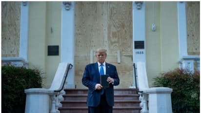 ബൈബിളുമേന്തി ട്രംപ് പള്ളിയില്‍; നിന്ദ്യമായ നടപടിയെന്ന് ആര്‍ച്ച് ബിഷപ്