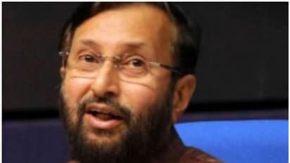 തിയറ്ററുകള് ഉടനടി തുറക്കില്ല, സിനിമ മേഖലയെ അഭിനന്ദിച്ചും കേന്ദ്ര മന്ത്രി