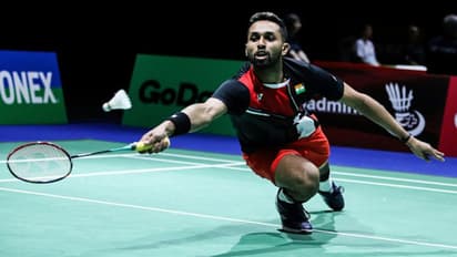 జపాన్ ఓపెన్‌లో ప్రి క్వార్టర్స్‌కు  దూసుకెళ్లిన ప్రణయ్.. ఉమెన్స్ డబుల్స్‌లో షాక్ 