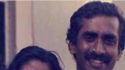 மனைவியுடன் ஜக்கி வாசுதேவ்..! தாடி இல்லாத போட்டோஸ்...!