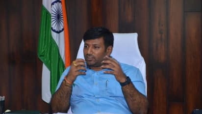 కరోనా కట్టడికి పటిష్ట చర్యలు: టాప్-50 బెస్ట్ ఐఏఎస్లలో రంగారెడ్డి కలెక్టర్కు స్థానం