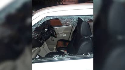 പൈലറ്റിനെ തോക്കിന്മുനയില് നിര്ത്തി കവര്ച്ച; കത്തികൊണ്ട് ആക്രമിച്ച് വഴിയില് ഉപേക്ഷിച്ചു