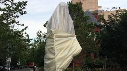 వాషింగ్టన్ లో మహాత్మా గాంధీ విగ్రహం ధ్వంసం