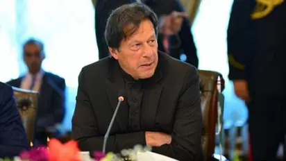 पाकिस्तान में जोरों पर है चर्चा, नियाजी के लिए कोरोना बना विपक्षियों के लिए हथियार