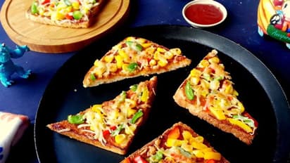 Bread Pizza : வீட்டிலேயே செய்யலாம் -பிரட் பீசா!
