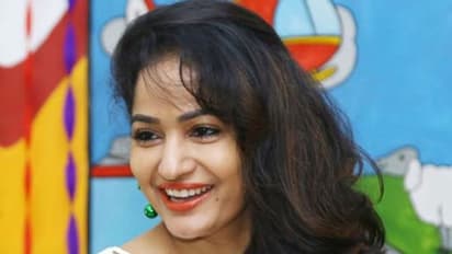 పవన్ కల్యాణ్ ఫ్యాన్స్ జోష్: అర్థాలే వేరులే, అనర్థాలే