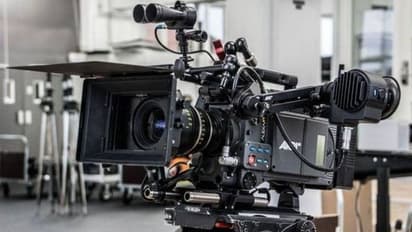 'മുന്നോട്ട് പോകാനാകില്ല, താരങ്ങള് പ്രതിഫലം കുറയ്ക്കണം'; നിര്മ്മാതാക്കള്