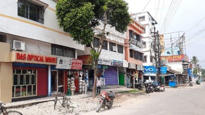 গাছ বাঁচিয়ে চাওড়া হবে রাস্তা, রায়গঞ্জে পরিবেশরক্ষার পাঠ ঠিকাদারের