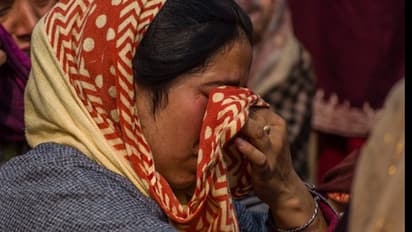 করোনায় মৃত্য়ু হলেও দেহ দেখতে পাবে পরিবার, নিয়মে বদল আনল রাজ্য সরকার