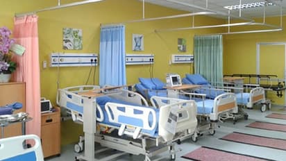 ഐസിയുവിൽ കഴിയുന്ന 15 കാരിയെ കയറിപ്പിടിച്ചു, ശരീര ഭാഗങ്ങളിൽ ചുംബിച്ചു; 40 കാരനായ തൂപ്പുകാരൻ അറസ്റ്റിൽ