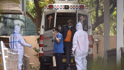 രാജ്യത്ത് കൊവിഡ് വ്യാപനം അതിരൂക്ഷം, രോഗബാധിതരുടെ എണ്ണം ഒൻപത് ലക്ഷം കടന്നു