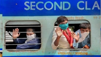 'করোনা এক্সপ্রেস' ছিটকে দেবে মমতা-কে, নাকি 'গরু ছাগল'ই হবে বিজেপির কাল