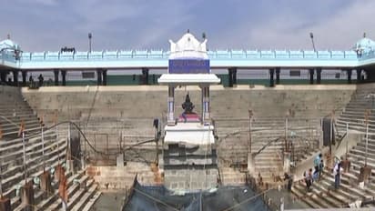 వేములవాడలో గుండెపోటుతో భక్తురాలు మృతి