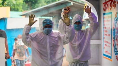 'পজিটিভ' হলে চাকরি যাওয়া ভয়, চড়া দামে বিকোচ্ছে 'করোনা নেগেটিভ' সার্টিফিকেট