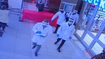 Burglars wearing PPE kits rob jewellery store in Maharashtra