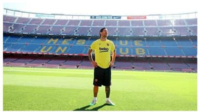 ফুটবল বিশ্বে ভূমিকম্প, বার্সোলোনা ছাড়ছেন কী লিওনেল মেসি