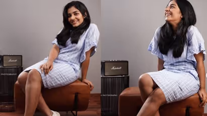 മിനി ഡ്രസ്സില് ഗ്ലാമർ ലുക്കില് രജിഷ വിജയൻ