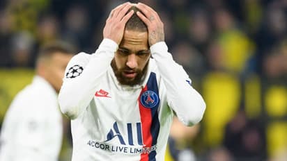 নেইমারের নামে বরাদ্দ ১০৫ ডলার করোনা ভাতার টাকা,আজব কাণ্ড ব্রাজিলে