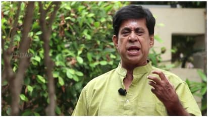 தேரை இழுத்து தெருவில் விட்டுட்டாங்க..! கதறும் நியூஸ் ரீடர் வரதராஜன்..! காரணம் திமுக ஐடி விங்காம்..!