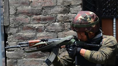 সোপিয়ানে সাত সকালে ফের জঙ্গি নিধন সেনার, এই নিয়ে গত ২ সপ্তাহে কাশ্মীরে নিকেশ ২৪  আতঙ্কবাদী